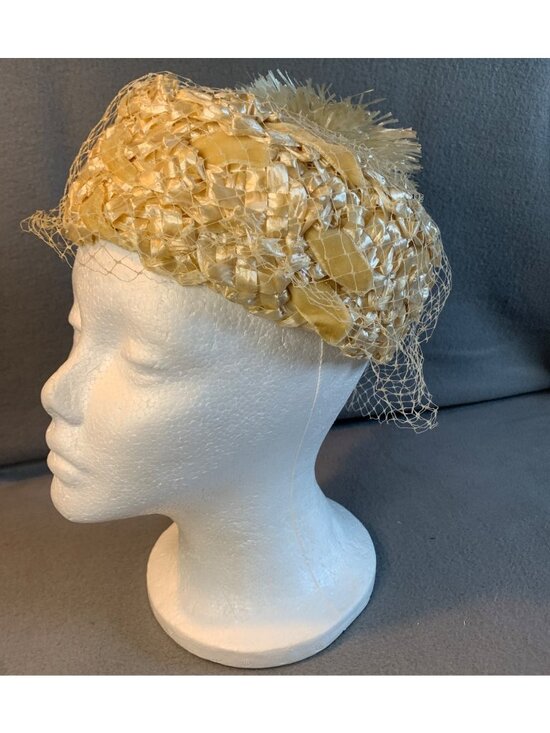 Ladies Ivory Raffia & Velvet Ribbon Hat with Netting Size 22 Vintage main image 6